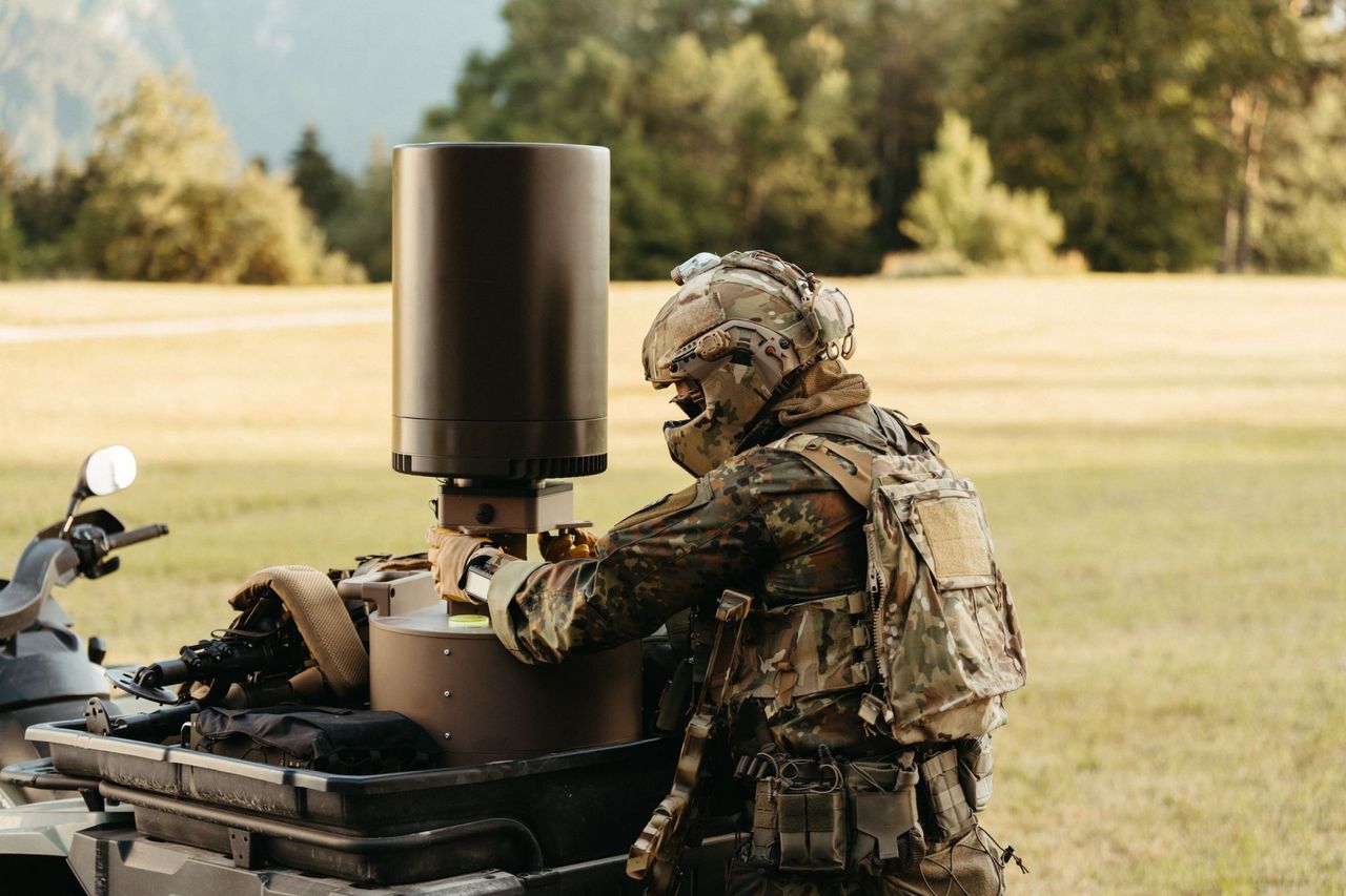 New compact sensor for communication surveillance | SPARTANAT