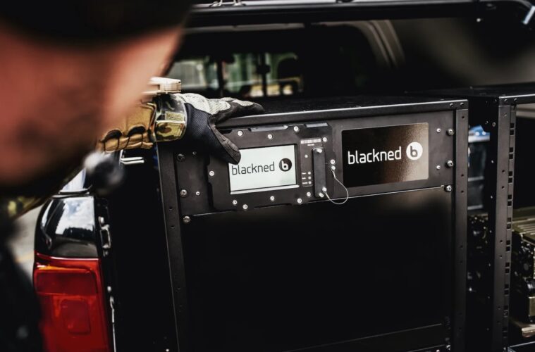 Wir sehen BLACKNED für RHEINMETALL SPARTANAT