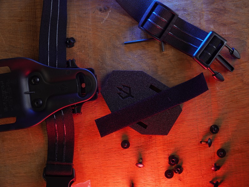 BLACK TRIDENT Gut gepolstert SPARTANAT